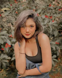 Cantik Berkulit Eksotis, 10 Potret Adu Gaya Shafa Harris dan Marion Jola yang Bikin Deg-Degan