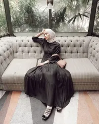 Cantik dan Elegan, Inspirasi Gaya Outfit Hijab ala Selebgram Hamidah Rachmayanti Dijamin Bikin Kamu Stylish Setiap Saat!