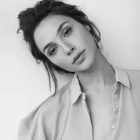 Cantik dan 'Stunning', Gal Gadot Bagai Bidadari Tak Bersayap