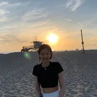 Cantik Dengan Gaya Busana Apapun, Berikut Deretan Foto Jennie BLACKPINK Kenakan Crop Top