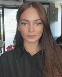 Cantik Gak Ada Obat! 8 Potret Enzy Storia yang Tetap Memesona dengan Riasan Sederhana - Dipuji Mirip Barbie Hingga Malaikat