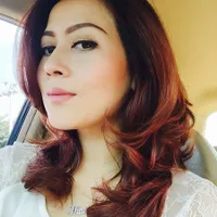 Cantik Maksimal, Bukti Istri Deni Cagur Benar-Benar Hot Mom