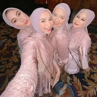 Cantik Semua, 8 Potret Citra Kirana Bareng Tiga Kakak Perempuan - Akrab bak Teman Satu Geng