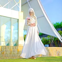 Cantiknya Gaya Dian Pelangi di Bali Hadiri Pernikahan Revalina