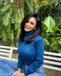 Cantiknya Nggak Bikin Bosen, Intip 13 Potret Yuni Shara Tampil Berambut Panjang - Tambah Awet Muda Banget Tanpa Wajah Keriput - Banjir Pujian Netizen