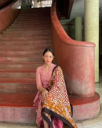Cantiknya Rania, Wanita Berinisial R yang Diduga Jadi Pacar Baru Jefri Nichol - Suka Pakai Kebaya dan Batik Sebagai Daily Outfit