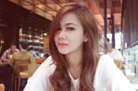 Cantiknya Yulida, Pramugari Asli Indonesia Istri Ravi Bhatia