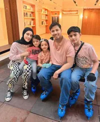 Cara Unik Fairuz A Rafiq Pantau Ibadah Anak Selama Ramadan, Ada Rapor dan Stiker