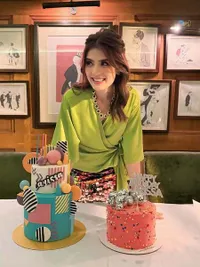 Carissa Puteri Ulang Tahun ke-41, Dapat Bunga Mawar Pink dari Anak Tercinta