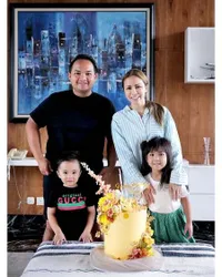 Cerita Momo Geisha Tentang Suami yang Hadiahi Anak Kedua Lapangan Futsal Berstandar FIFA, Begini Alasannya...