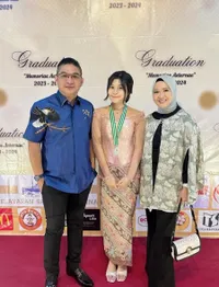 Cerita Okie Agustina Tentang Permintaan Sang Putri Untuk Bisa Foto Bertiga dengan Pasha di Momen Wisudanya