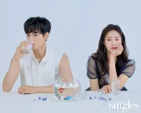 Cha Eun Woo & Shin Se Kyung Tampil Serasi di Pemotretan 'Singles'
