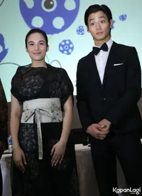 Chelsea Islan Bersama Aktor Jepang, Ajak Nonton Film Indonesia