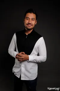 Chicco Jericho, Tetap Tersenyum Manis Walau Punya 3 Saingan Cinta