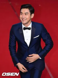 Choi Siwon Pangeran Ganteng Red Carpet Blue Dragon Film Festival