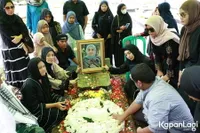 Cici Paramida dan Siti KDI Iringi Kepergian Sang Ibu ke Peristirahatan Terakhir