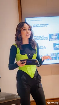 Cinta Laura Kini Bangun 'Mesin Budaya', Dukung Anak Muda Kreatif Indonesia