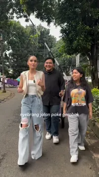 Cinta Laura Ternyata Pernah Main Masak-Masakan Pake Tanah dan Daun Saat Masih Kecil