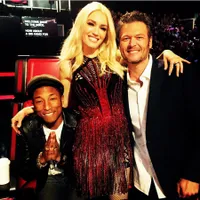 Cium - Pegang Area Intim, Ini Kencan Blake Shelton & Gwen Stefani