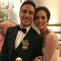 Ciuman Mesra Raisa dan Hamish Daud di Resepsi Pernikahan Kedua