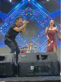 Comeback 'Satu Pelaminan', 6 Potret Keseruan Duet Dewi Perssik & Aldi Taher di Synchronize Fest 2024