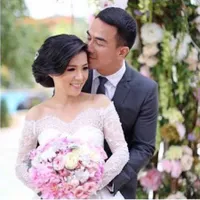 Congrats! Intip Foto Anniversary Wedding Joe - Julie Taslim Yuk