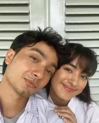 Couple Goals Abis! Ini 11 Potret Bucinnya Bryan Domani ke Mawar De Jongh - Act of Servicenya Bikin Baper Total