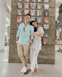 Couple Goals Panutan Sejuta Umat, Intip 9 Potret Nana Mirdad dan Andrew White yang Makin Mesra di Usia Pernikahan Hampir 16 Tahun