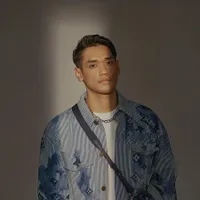 Cowok Fashionista! Sederet Foto Afgan Pamer Visual Super Ganteng dan Gaya Stylish di Majalah 'ELLE'