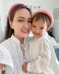 Curi Perhatian, Potret Penampilan Claire Herbowo Anak Shandy Aulia di Hari Lebaran - Ikut Bagi THR ke Sepupu