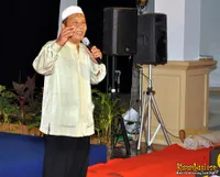Cahyono di Masjid Al Bina