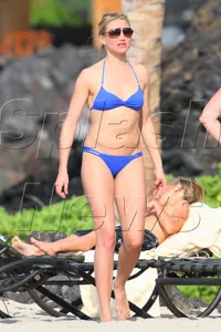Cameron Diaz Liburan di Hawaii