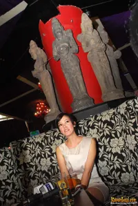 Cathy Sharon di Indochine FX Mall
