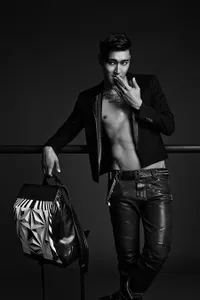 Choi Siwon Kini Bertato dan Sangat Modis