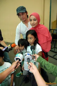 Cindy Fatika Sari Kini Berjilbab