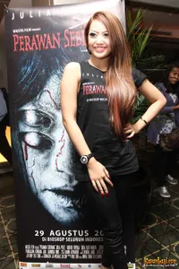 Cinta Ratu Nansya - Dikubur di Film Perawan Seberang