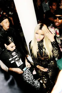 CL 2NE1 Nonton Fashion Show Bareng Nicki Minaj