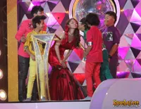 Coboy Junior Cium Dewi Perssik di HUT Insert ke-9