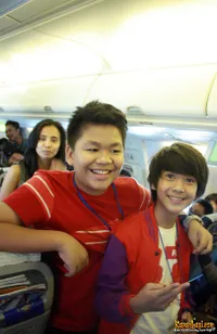 Coboy Junior Gelar Konser di Pesawat