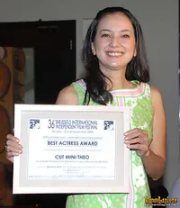 Cut Mini Menang di Brussel