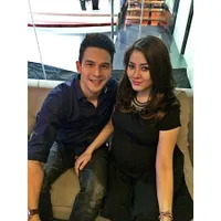 Cute - Kebahagiaan Jonathan Frizzy Bersama Bayi Kembarnya