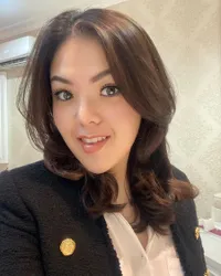 Dagu dan Hidung Makin Lancip, Potret Tina Toon dengan Wajah Tirus Bikin Netizen Curiga Oplas