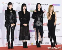Dari aespa Sampai ITZY, Ini Foto Para Idola K-Pop Cewek di Red Carpet AAA 2021 yang OOTD-nya Didominasi Warna Hitam