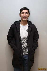 Dari Gigi Patah Sampai Hujan-Hujan, Ini Cerita Para Pemain '3'