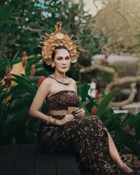 Dari Luna Maya - Mahalini, 8 Potret Pesona Artis Cantik Berdarah Bali yang Jadi Idola Kaum Adam