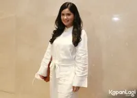 Dari Mulan Jameela Hingga Gisella Anastasia, Ini 12 Potret Artis yang Datang di Launching Produk Kecantikan Ashanty - Gaun Serba Putih 