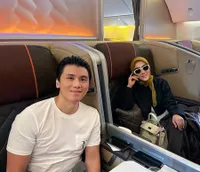 Dari Naik Jet Pribadi - Sewa Satu Gerbong Kereta, Potret Kehidupan Mewah Syahrini Usai Menikah Dengan Reino Barack