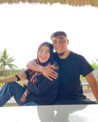 Dari Okie Agustina Sampai Azizah Salsha, 8 Selebritis Tanah Air yang Dinikahi Pemain Sepak Bola - Siapa Selanjutnya?