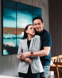 Darius Sinathrya dan Donna Agnesia Road Trip ke Yogyakarta, Kulineran Berdua