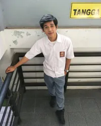 Debo Andryos, Pemeran Nandan Jadi Idola Remaja 'Saingan' Dilan!
